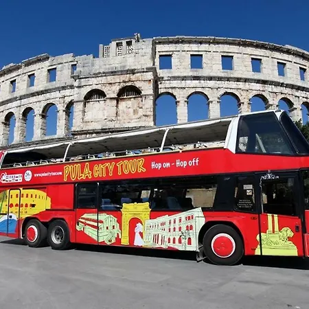 Holiday * Pula